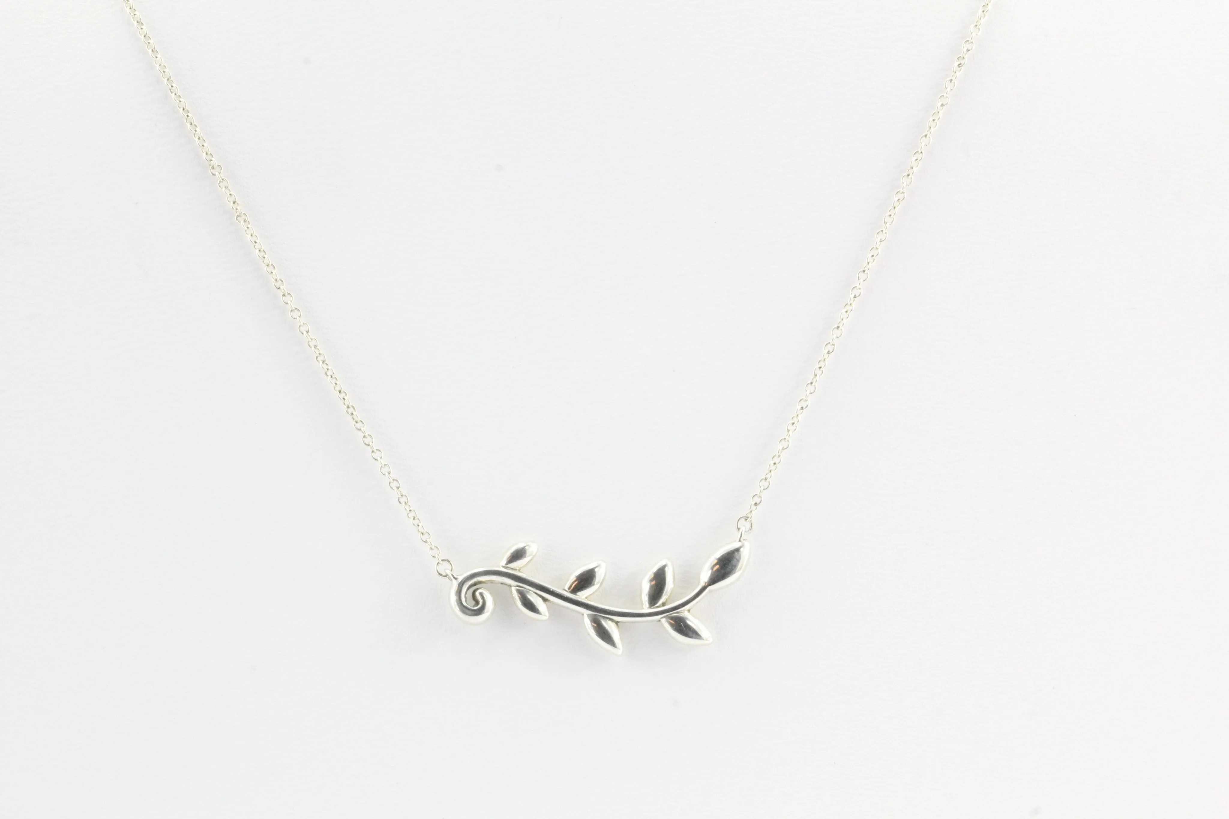 Tiffany & Co Paloma Picasso Sterling Silver Olive Branch Necklace