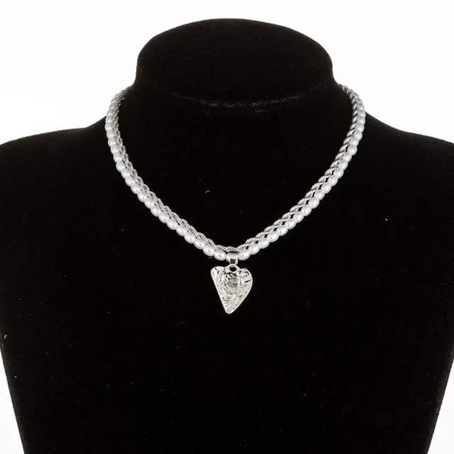 Vintage Baroque Irregular Pearl Lock Chains Necklace Geometric Aangel Pendant Love Necklaces for Women Punk Jewelry
