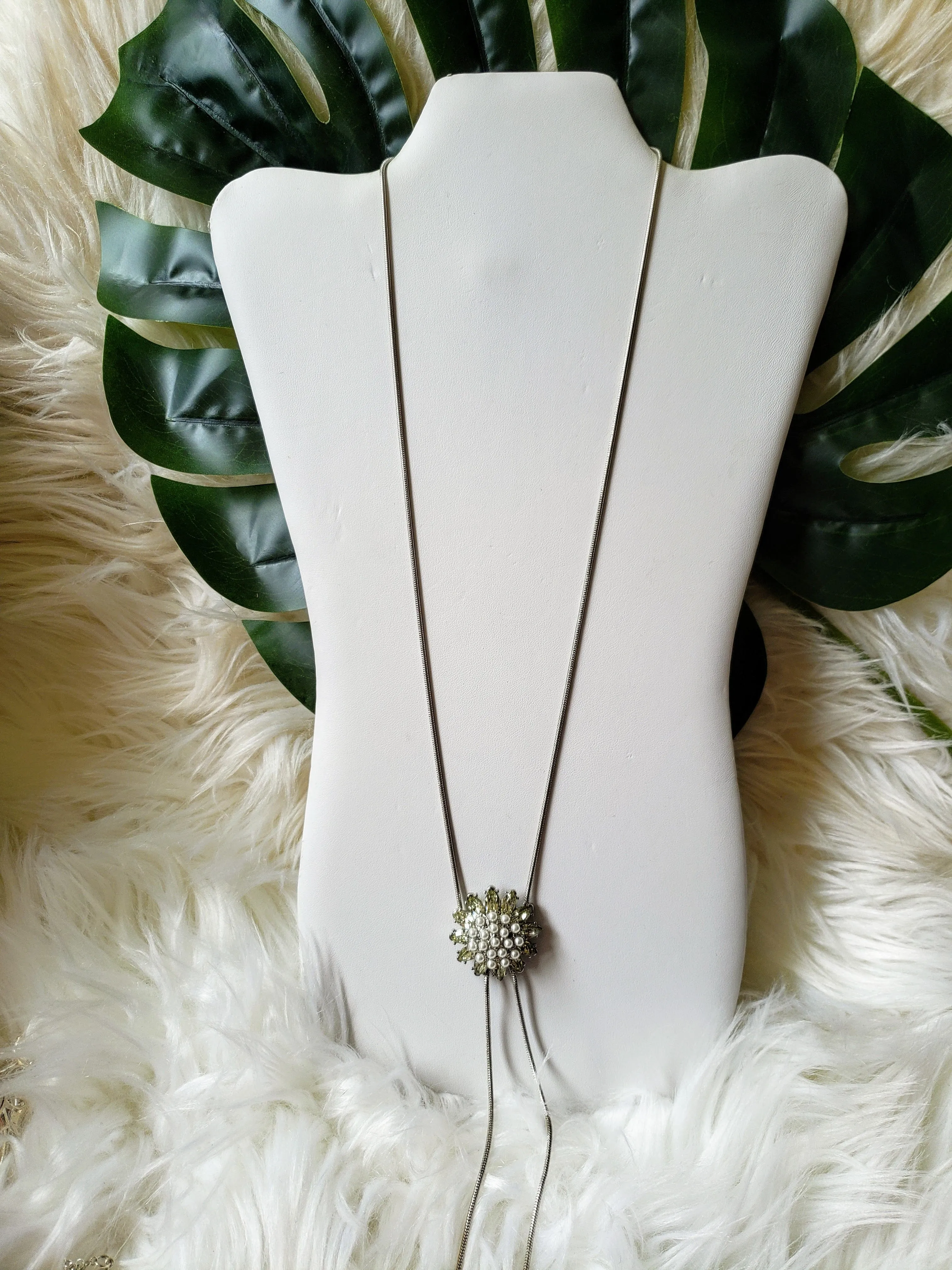Vintage - Silver Rhinestone and Pearl Bolo Necklace